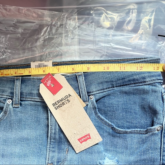 Levi's Womens Bermuda Shorts Mid Rise - Picture 15 of 16
